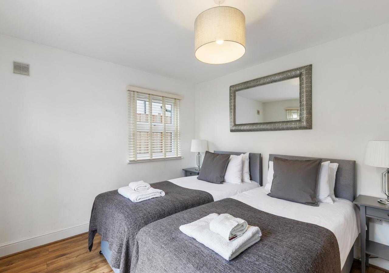 Two Bed Flat In Bush Hill Park Apartment Enfield Ngoại thất bức ảnh