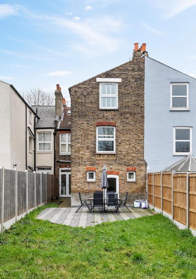Two Bed Flat In Bush Hill Park Apartment Enfield Ngoại thất bức ảnh
