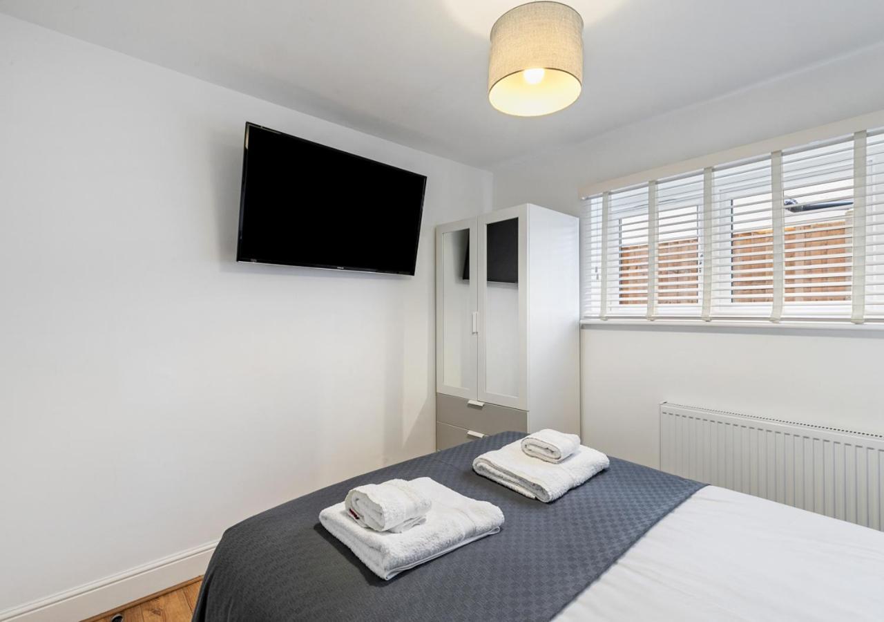 Two Bed Flat In Bush Hill Park Apartment Enfield Ngoại thất bức ảnh